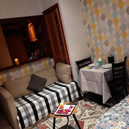 Vincennes Apartment *